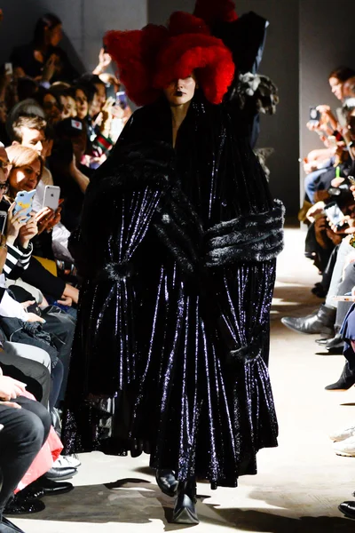 Look 3